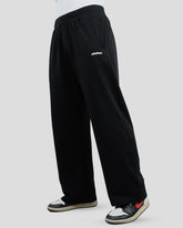 Stride Straight Pants