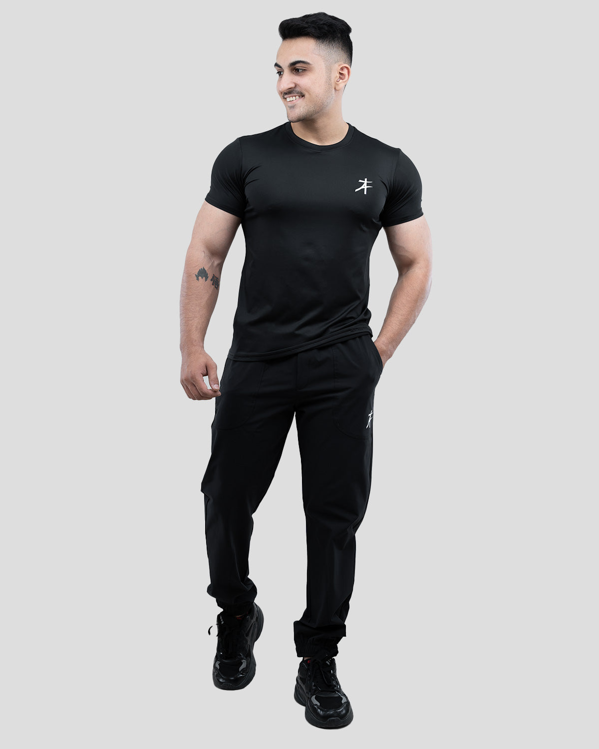 Textured T-shirt (Black)